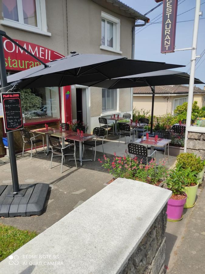 Hotel Le Pommeil Guéret Екстериор снимка