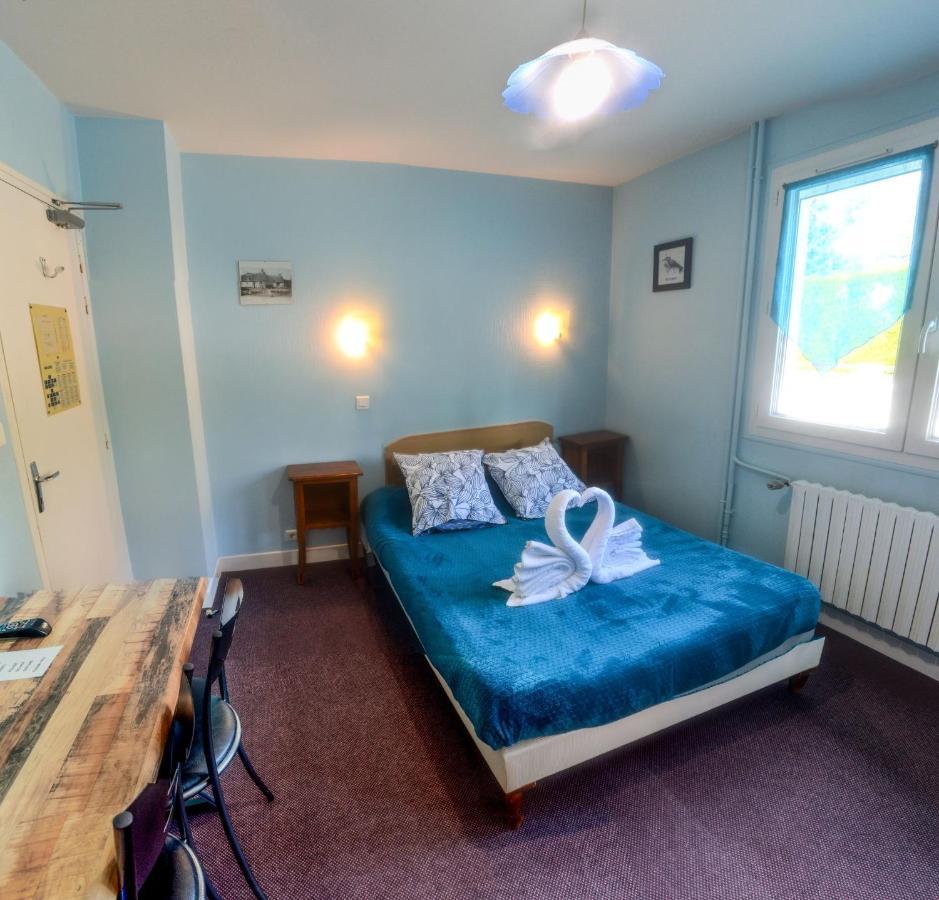 Hotel Le Pommeil Guéret Екстериор снимка