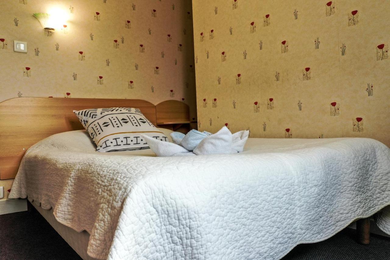 Hotel Le Pommeil Guéret Екстериор снимка