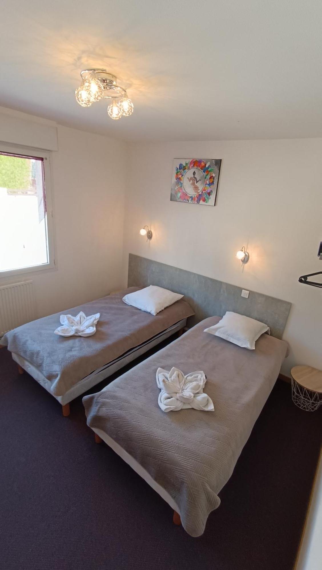 Hotel Le Pommeil Guéret Екстериор снимка
